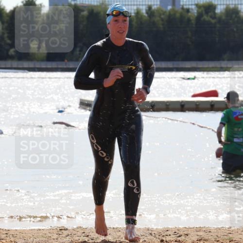 07.09.2025 - 19. Norderstedt Triathlon Luisa Fischer http://msf.ph/oto/8759804 07.09.2025 14:11:32 Schwimmen 450 meine-sportfotos.de
