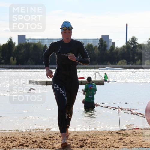 07.09.2025 - 19. Norderstedt Triathlon Luisa Fischer http://msf.ph/oto/8759817 07.09.2025 14:11:33 Schwimmen 450 meine-sportfotos.de