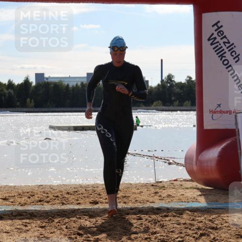 07.09.2025 - 19. Norderstedt Triathlon Luisa Fischer http://msf.ph/oto/8759829 07.09.2025 14:11:34 Schwimmen 450 meine-sportfotos.de