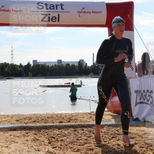 07.09.2025 - 19. Norderstedt Triathlon Luisa Fischer http://msf.ph/oto/8759841 07.09.2025 14:11:35 Schwimmen 450 meine-sportfotos.de