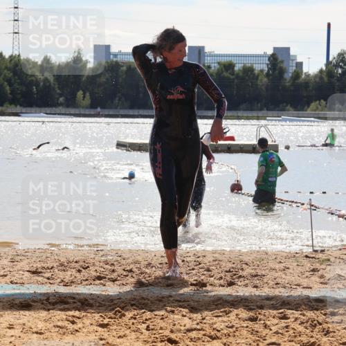 07.09.2025 - 19. Norderstedt Triathlon Luisa Fischer http://msf.ph/oto/8759846 07.09.2025 14:11:55 Schwimmen 379, 474 meine-sportfotos.de