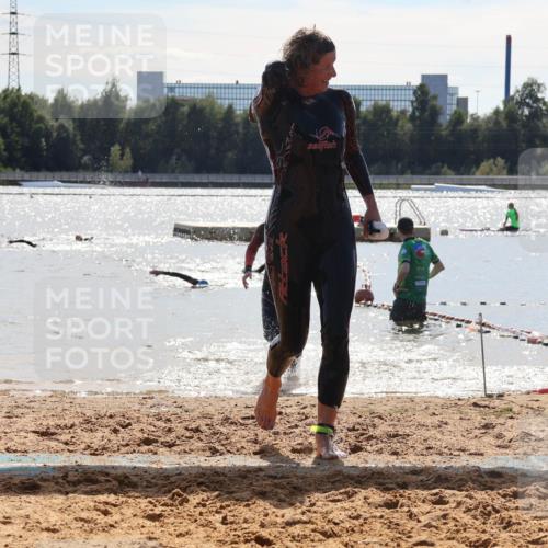 07.09.2025 - 19. Norderstedt Triathlon Luisa Fischer http://msf.ph/oto/8759849 07.09.2025 14:11:55 Schwimmen 379, 474 meine-sportfotos.de