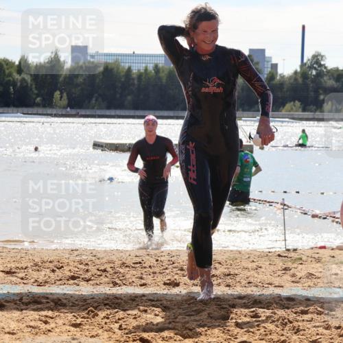 07.09.2025 - 19. Norderstedt Triathlon Luisa Fischer http://msf.ph/oto/8759855 07.09.2025 14:11:56 Schwimmen 379, 474 meine-sportfotos.de
