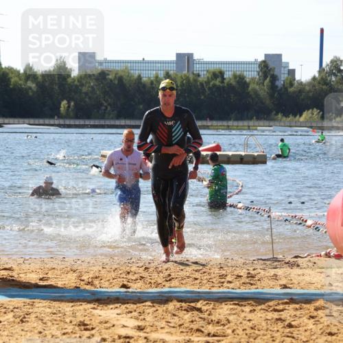 07.09.2025 - 19. Norderstedt Triathlon Luisa Fischer http://msf.ph/oto/8759861 07.09.2025 12:06:01 Schwimmen 174, 713, 816 meine-sportfotos.de