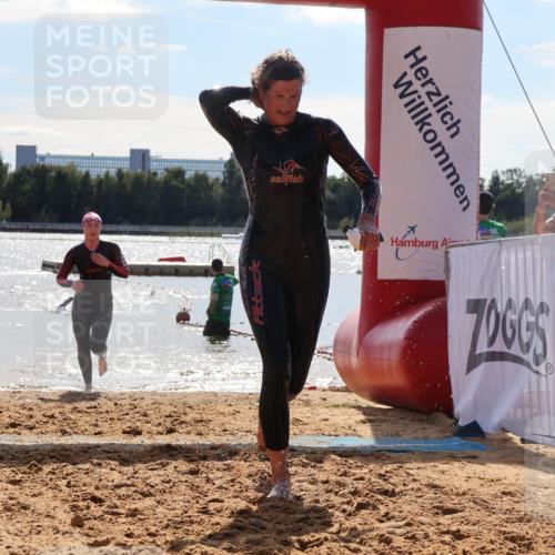 07.09.2025 - 19. Norderstedt Triathlon Luisa Fischer http://msf.ph/oto/8759864 07.09.2025 14:11:56 Schwimmen 379, 474 meine-sportfotos.de