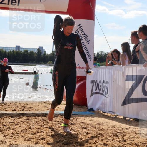 07.09.2025 - 19. Norderstedt Triathlon Luisa Fischer http://msf.ph/oto/8759867 07.09.2025 14:11:57 Schwimmen 379, 474 meine-sportfotos.de