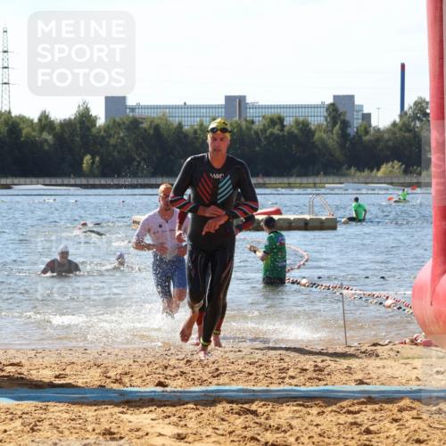 07.09.2025 - 19. Norderstedt Triathlon Luisa Fischer http://msf.ph/oto/8759870 07.09.2025 12:06:01 Schwimmen 174, 713, 816 meine-sportfotos.de