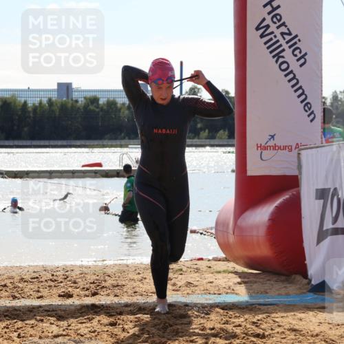 07.09.2025 - 19. Norderstedt Triathlon Luisa Fischer http://msf.ph/oto/8759885 07.09.2025 14:11:59 Schwimmen 379, 474 meine-sportfotos.de