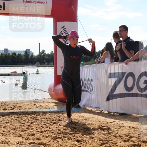 07.09.2025 - 19. Norderstedt Triathlon Luisa Fischer http://msf.ph/oto/8759897 07.09.2025 14:12:00 Schwimmen 379, 474 meine-sportfotos.de