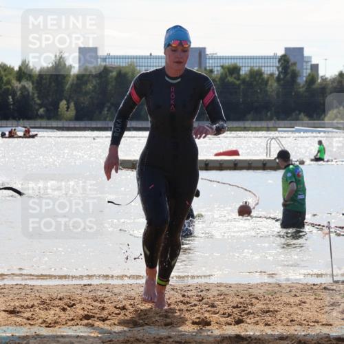 07.09.2025 - 19. Norderstedt Triathlon Luisa Fischer http://msf.ph/oto/8759908 07.09.2025 14:12:11 Schwimmen 379, 469, 472 meine-sportfotos.de