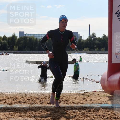 07.09.2025 - 19. Norderstedt Triathlon Luisa Fischer http://msf.ph/oto/8759921 07.09.2025 14:12:11 Schwimmen 379, 469, 472 meine-sportfotos.de