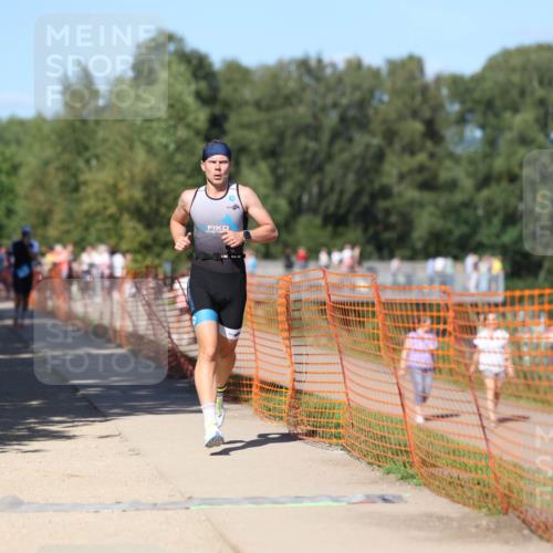 07.09.2025 - 19. Norderstedt Triathlon Michael Strokosch http://msf.ph/oto/8759939 07.09.2025 14:57:48 Laufen 992 meine-sportfotos.de