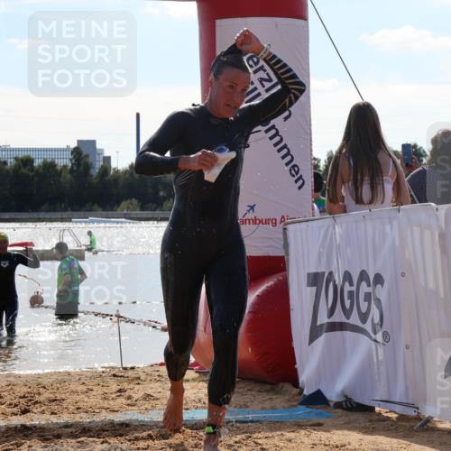07.09.2025 - 19. Norderstedt Triathlon Luisa Fischer http://msf.ph/oto/8759978 07.09.2025 14:12:18 Schwimmen 469, 472, 475 meine-sportfotos.de