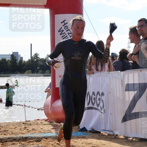 07.09.2025 - 19. Norderstedt Triathlon Luisa Fischer http://msf.ph/oto/8759982 07.09.2025 14:12:18 Schwimmen 469, 472, 475 meine-sportfotos.de