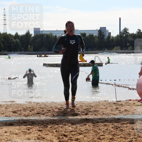 07.09.2025 - 19. Norderstedt Triathlon Luisa Fischer http://msf.ph/oto/8760016 07.09.2025 14:12:23 Schwimmen 469, 472, 475 meine-sportfotos.de