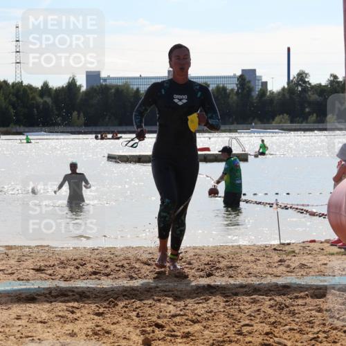07.09.2025 - 19. Norderstedt Triathlon Luisa Fischer http://msf.ph/oto/8760023 07.09.2025 14:12:23 Schwimmen 469, 472, 475 meine-sportfotos.de