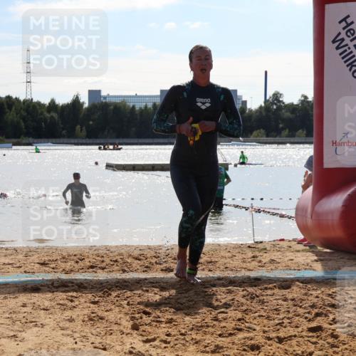 07.09.2025 - 19. Norderstedt Triathlon Luisa Fischer http://msf.ph/oto/8760034 07.09.2025 14:12:24 Schwimmen 469, 475 meine-sportfotos.de