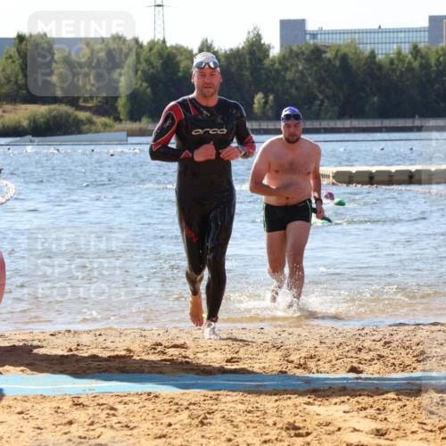 07.09.2025 - 19. Norderstedt Triathlon Luisa Fischer http://msf.ph/oto/8760056 07.09.2025 12:06:13 Schwimmen 174, 250, 713, 810, 816 meine-sportfotos.de