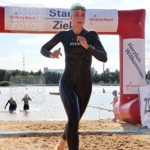 07.09.2025 - 19. Norderstedt Triathlon Luisa Fischer http://msf.ph/oto/8760071 07.09.2025 14:12:33 Schwimmen 462, 463, 475, 476 meine-sportfotos.de