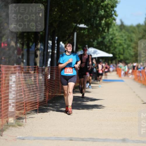 07.09.2025 - 19. Norderstedt Triathlon Michael Strokosch http://msf.ph/oto/8760088 07.09.2025 13:15:34 Laufen 236, 1252, 1366 meine-sportfotos.de
