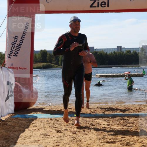07.09.2025 - 19. Norderstedt Triathlon Luisa Fischer http://msf.ph/oto/8760122 07.09.2025 12:06:16 Schwimmen 174, 250, 713, 810 meine-sportfotos.de