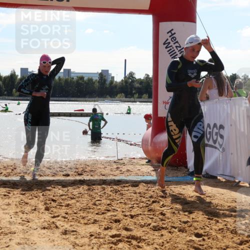 07.09.2025 - 19. Norderstedt Triathlon Luisa Fischer http://msf.ph/oto/8760143 07.09.2025 14:13:27 Schwimmen 449, 1404 meine-sportfotos.de