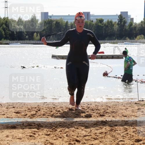 07.09.2025 - 19. Norderstedt Triathlon Luisa Fischer http://msf.ph/oto/8760176 07.09.2025 14:13:54 Schwimmen 460 meine-sportfotos.de