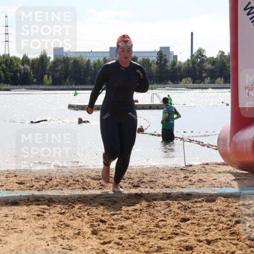 07.09.2025 - 19. Norderstedt Triathlon Luisa Fischer http://msf.ph/oto/8760186 07.09.2025 14:13:55 Schwimmen 460 meine-sportfotos.de