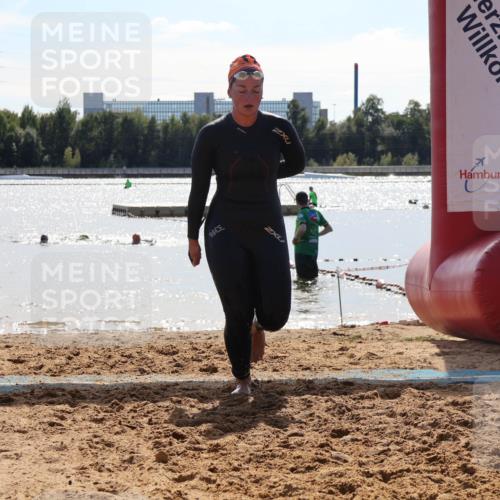 07.09.2025 - 19. Norderstedt Triathlon Luisa Fischer http://msf.ph/oto/8760187 07.09.2025 14:13:55 Schwimmen 460 meine-sportfotos.de