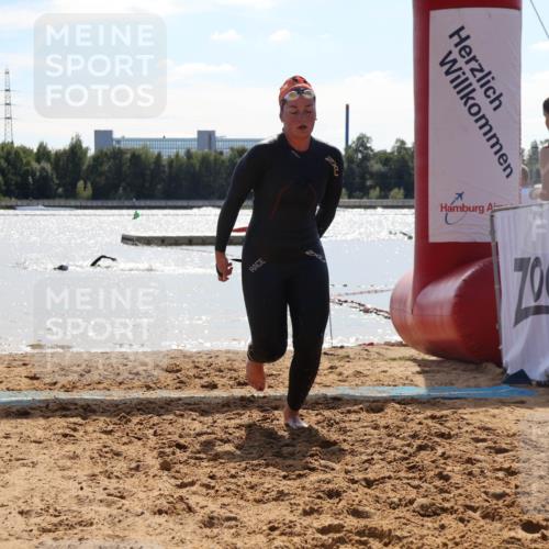 07.09.2025 - 19. Norderstedt Triathlon Luisa Fischer http://msf.ph/oto/8760191 07.09.2025 14:13:55 Schwimmen 460 meine-sportfotos.de