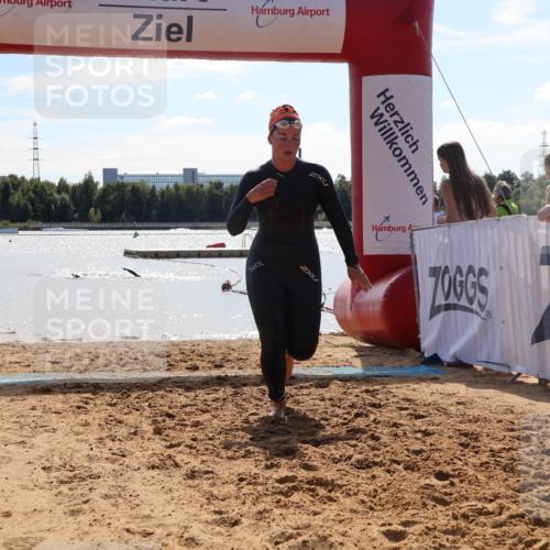 07.09.2025 - 19. Norderstedt Triathlon Luisa Fischer http://msf.ph/oto/8760194 07.09.2025 14:13:56 Schwimmen 460 meine-sportfotos.de