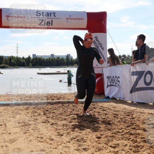 07.09.2025 - 19. Norderstedt Triathlon Luisa Fischer http://msf.ph/oto/8760199 07.09.2025 14:13:56 Schwimmen 460 meine-sportfotos.de