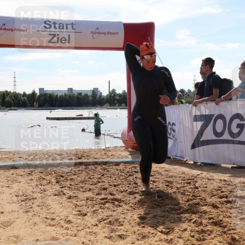 07.09.2025 - 19. Norderstedt Triathlon Luisa Fischer http://msf.ph/oto/8760205 07.09.2025 14:13:56 Schwimmen 460 meine-sportfotos.de