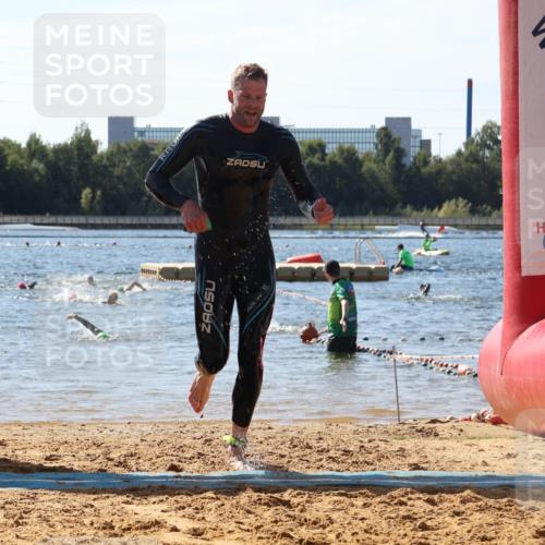 07.09.2025 - 19. Norderstedt Triathlon Luisa Fischer http://msf.ph/oto/8760206 07.09.2025 12:06:32 Schwimmen 1212 meine-sportfotos.de