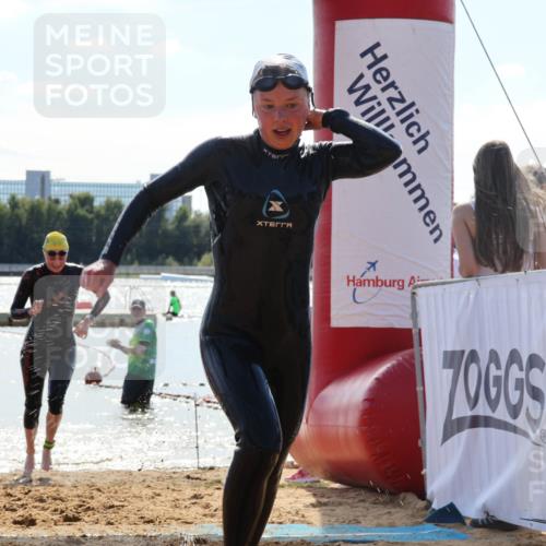 07.09.2025 - 19. Norderstedt Triathlon Luisa Fischer http://msf.ph/oto/8760211 07.09.2025 14:14:19 Schwimmen 1447, 1493, 1507 meine-sportfotos.de