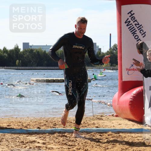 07.09.2025 - 19. Norderstedt Triathlon Luisa Fischer http://msf.ph/oto/8760216 07.09.2025 12:06:33 Schwimmen 1212 meine-sportfotos.de