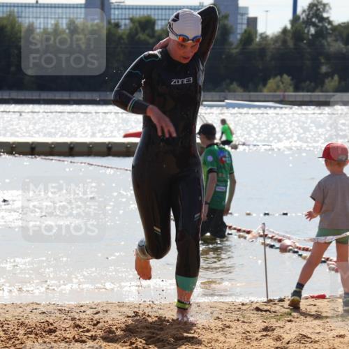07.09.2025 - 19. Norderstedt Triathlon Luisa Fischer http://msf.ph/oto/8760266 07.09.2025 14:14:59 Schwimmen 917 meine-sportfotos.de