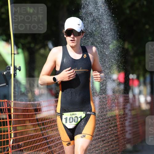 07.09.2025 - 19. Norderstedt Triathlon Michael Strokosch http://msf.ph/oto/8760291 07.09.2025 14:58:18 Laufen 965, 1001, 1037 meine-sportfotos.de