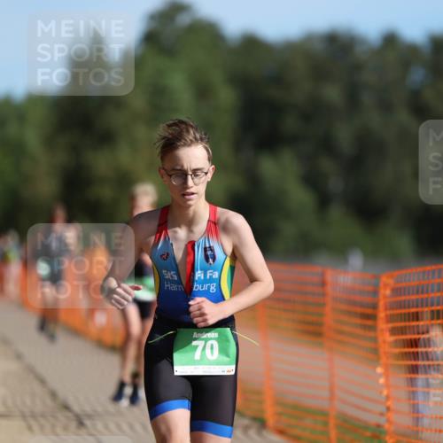 07.09.2025 - 19. Norderstedt Triathlon Michael Strokosch http://msf.ph/oto/8760336 07.09.2025 10:45:15 Laufen 70, 114, 682 meine-sportfotos.de