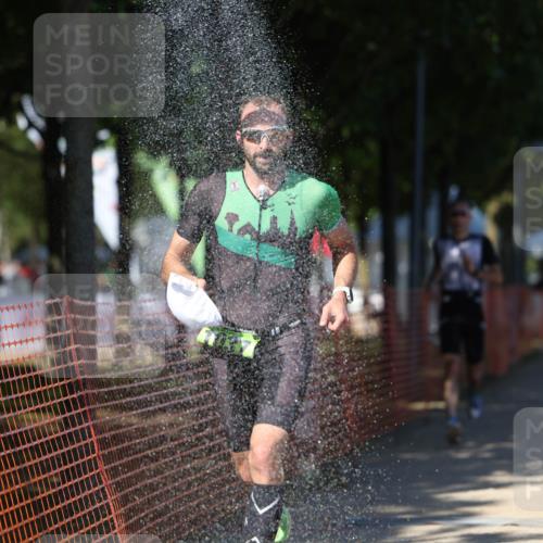 07.09.2025 - 19. Norderstedt Triathlon Michael Strokosch http://msf.ph/oto/8760348 07.09.2025 14:58:23 Laufen 965, 1037 meine-sportfotos.de