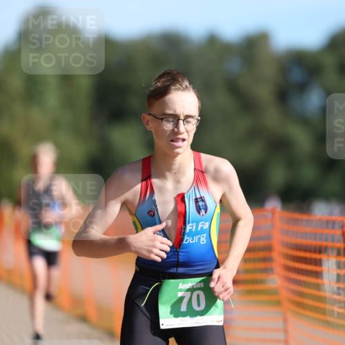 07.09.2025 - 19. Norderstedt Triathlon Michael Strokosch http://msf.ph/oto/8760369 07.09.2025 10:45:15 Laufen 70, 114, 682 meine-sportfotos.de