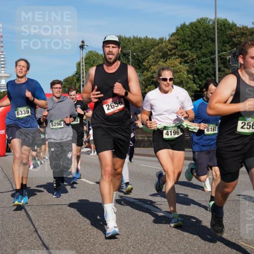 07.09.2025 - BARMER Alsterlauf Yannick Fuchs http://msf.ph/oto/8760393 07.09.2025 09:40:08 Laufen 8339, 5296, 8, 2656, 10, 15, 4196, 8161, 2564 meine-sportfotos.de