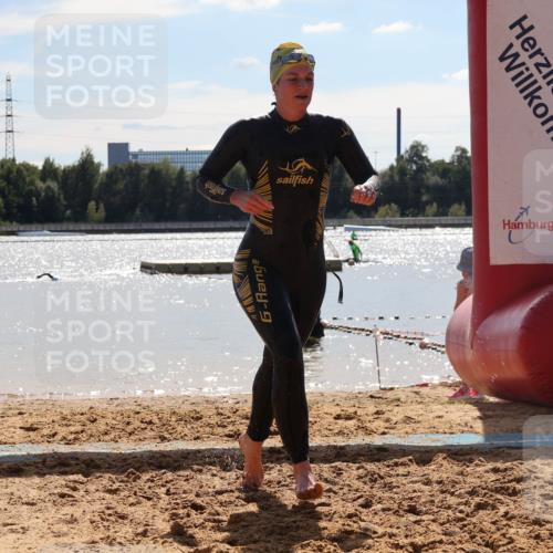 07.09.2025 - 19. Norderstedt Triathlon Luisa Fischer http://msf.ph/oto/8760396 07.09.2025 14:15:18 Schwimmen 452, 478, 1414 meine-sportfotos.de