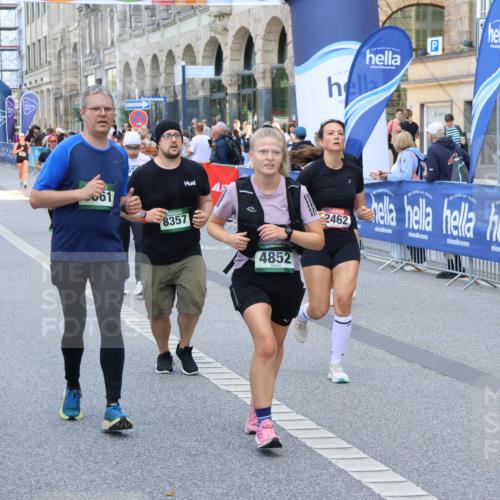 07.09.2025 - BARMER Alsterlauf Strokosch-Dieckow http://msf.ph/oto/8760400 07.09.2025 10:12:56 Ziel 2080, 2289, 2323, 2550, 2659, 2660, 3012, 3013, 3125, 3161, 3162, 3217, 3257, 3390, 3409, 3487, 3761, 3799, 3863, 3895, 4075, 4220, 4398, 5040, 5041, 5386, 5721, 5731, 5803, 5817, 5818, 5974, 5975, 6053, 8002, 8048 meine-sportfotos.de