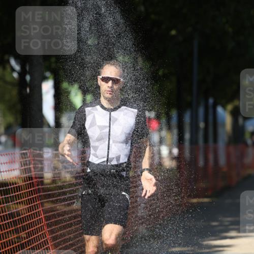 07.09.2025 - 19. Norderstedt Triathlon Michael Strokosch http://msf.ph/oto/8760412 07.09.2025 14:58:26 Laufen 965, 1016, 1037 meine-sportfotos.de