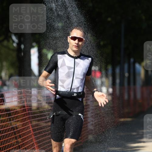 07.09.2025 - 19. Norderstedt Triathlon Michael Strokosch http://msf.ph/oto/8760428 07.09.2025 14:58:26 Laufen 965, 1016, 1037 meine-sportfotos.de