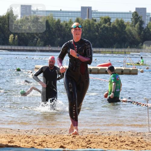 07.09.2025 - 19. Norderstedt Triathlon Luisa Fischer http://msf.ph/oto/8760442 07.09.2025 12:06:59 Schwimmen 283, 1396 meine-sportfotos.de