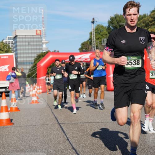 07.09.2025 - BARMER Alsterlauf Yannick Fuchs http://msf.ph/oto/8760445 07.09.2025 09:40:10 Laufen 5775, 6298, 16136, 5538, 3555 meine-sportfotos.de