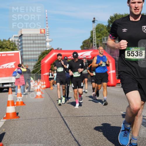 07.09.2025 - BARMER Alsterlauf Yannick Fuchs http://msf.ph/oto/8760452 07.09.2025 09:40:11 Laufen 5775, 6298, 24, 36, 5538, 3555 meine-sportfotos.de