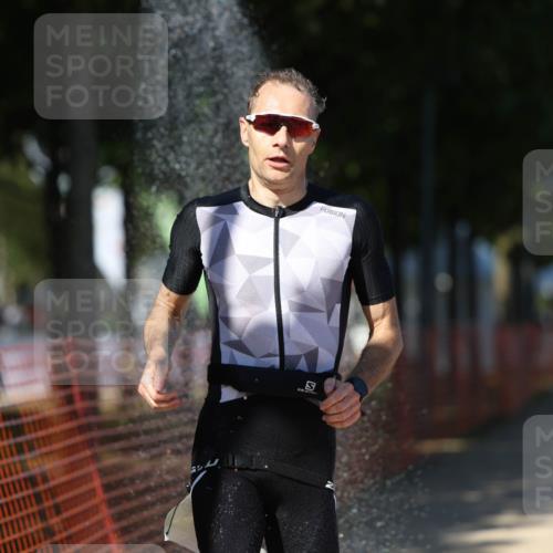 07.09.2025 - 19. Norderstedt Triathlon Michael Strokosch http://msf.ph/oto/8760453 07.09.2025 14:58:27 Laufen 965, 1016, 1037 meine-sportfotos.de